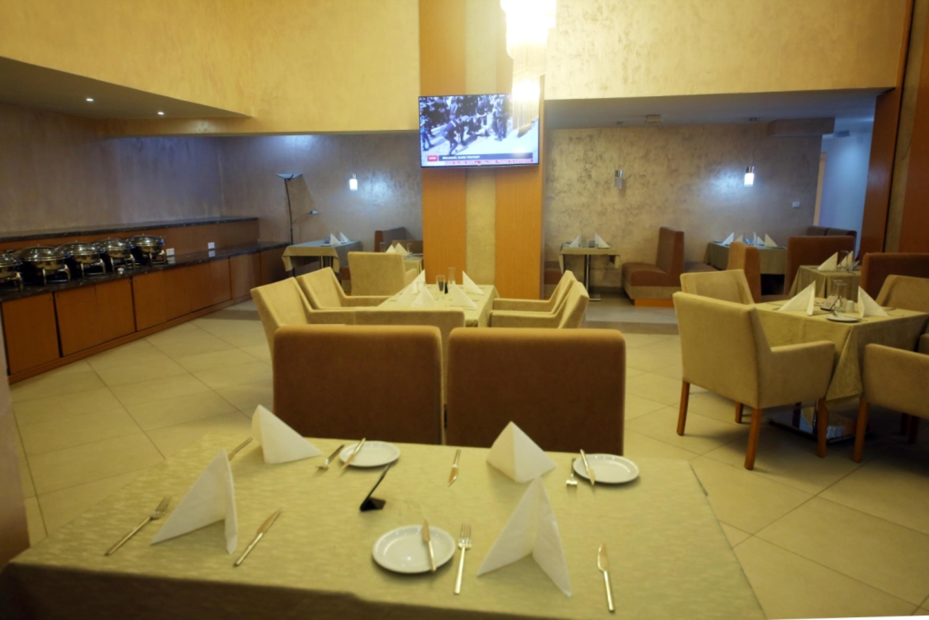 Momona Hotel Addis Ababa Ngoại thất bức ảnh